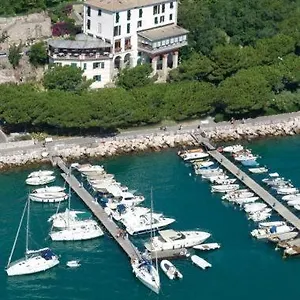 https://hotel-paradiso-la-spezia.hotelitalianriviera.com